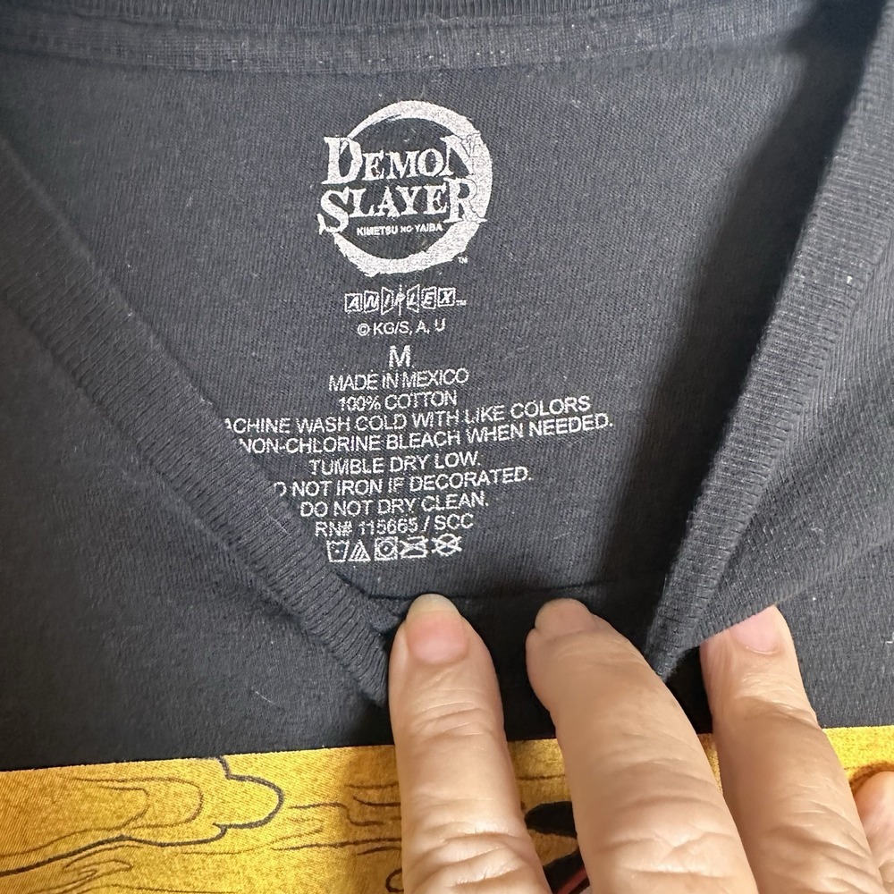 Demon‎ Slayer Kimetsu No Yaiba Men's T-Shirt SIZE M Official Licensed - Picture 2 of 7